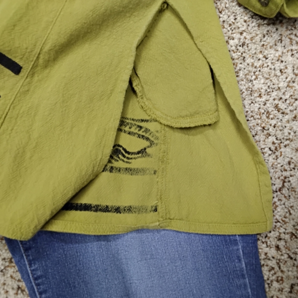 3908 Size Medium C. M. C. Women’s Olive Green Tunic Top with Black Graphic Hem - Picture 6 of 8